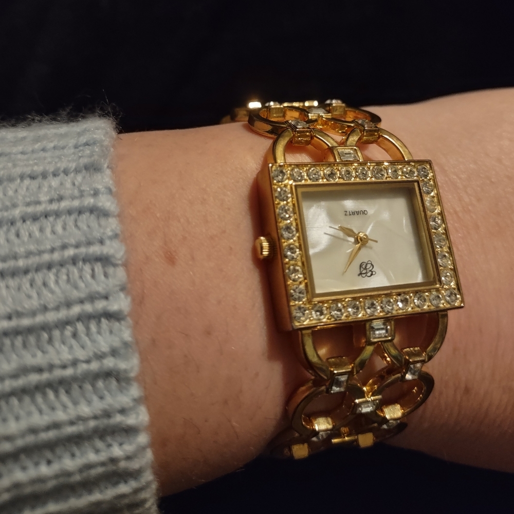 GOLDEN FASHION WATCH